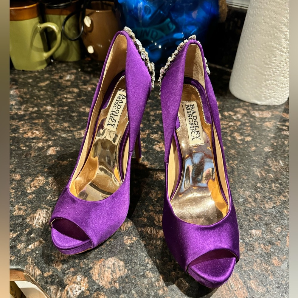 Badgley Mischka purple satin rhinestone encrusted peep toe heels 6 $245